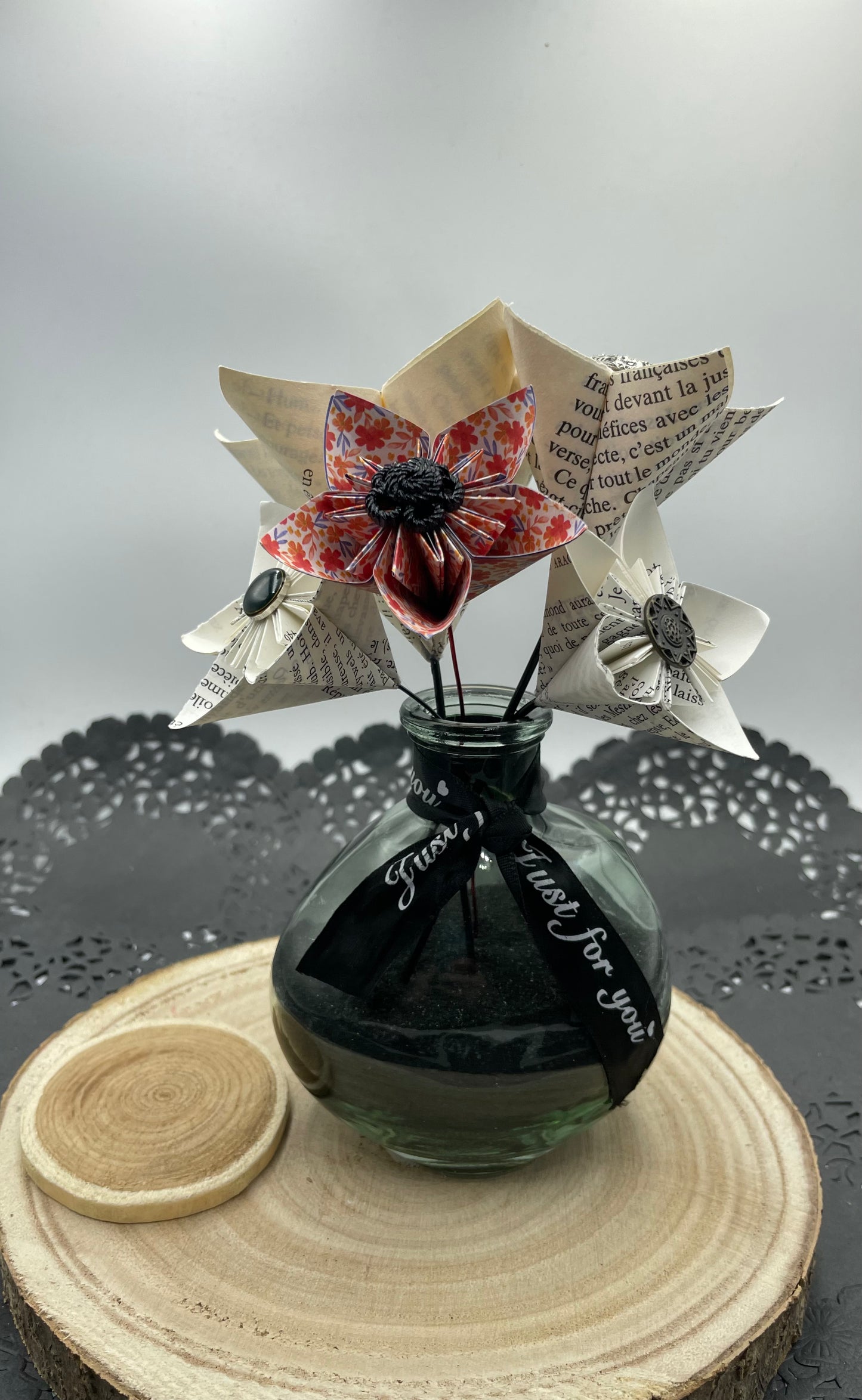 Vase noir fleur